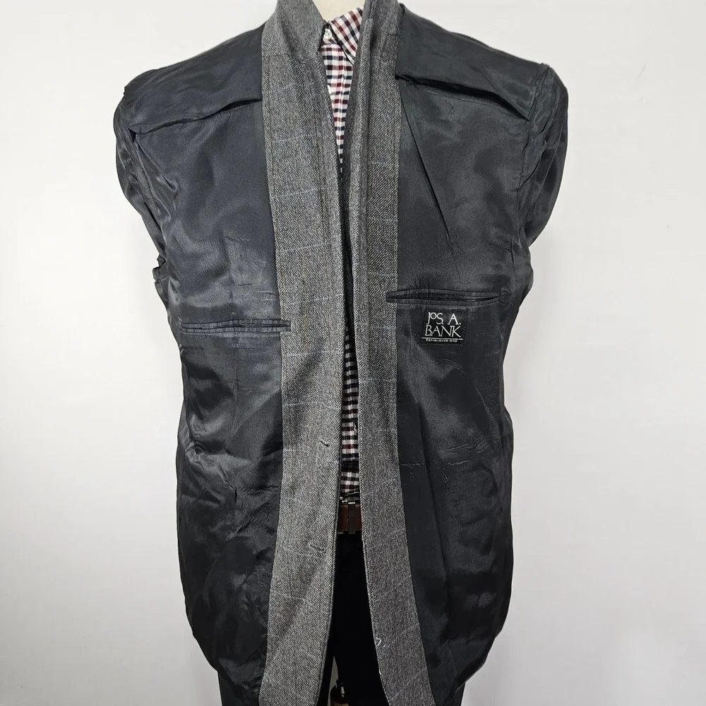 JOS A BANK Men's Sport Coat Blazer Two Button Gray Flannel Plaid Wool 46R
